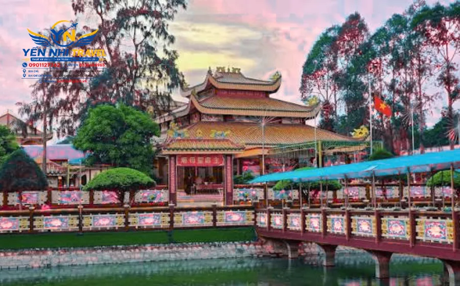 Miếu Bà Chúa Xứ Bàu Mướp Tịnh Biên An Giang 7 Khong gian kien truc doc dao cua Mieu Ba Chua Xu Bau Muop Tinh Bien